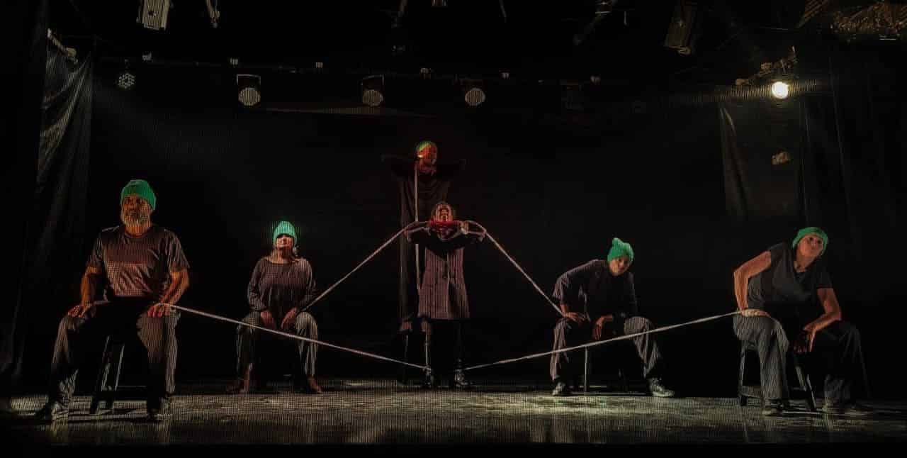 artist are holding rope