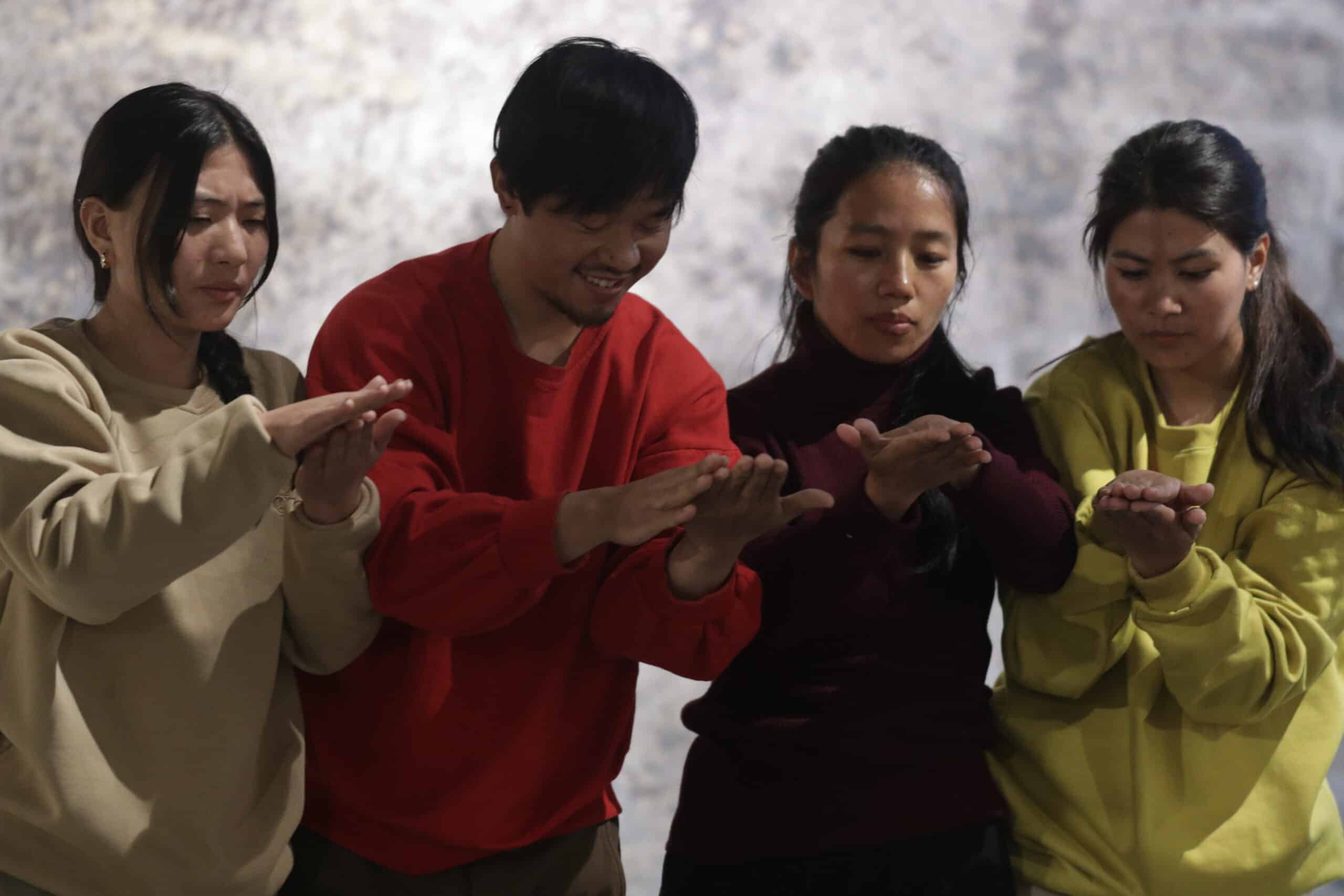 hands poster like a fish