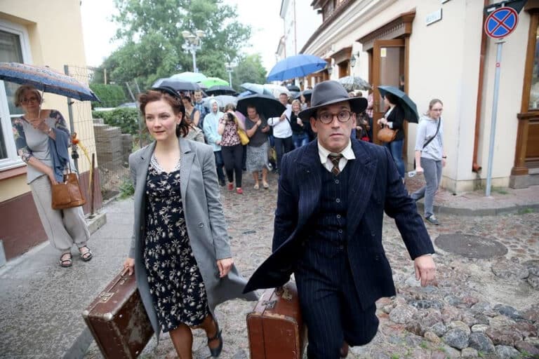 pictures full of foreigner